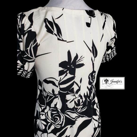 3/$30 Trulli Black and Ivory Floral Short Sleeve Knee Length Dress - Picture 5 of 7